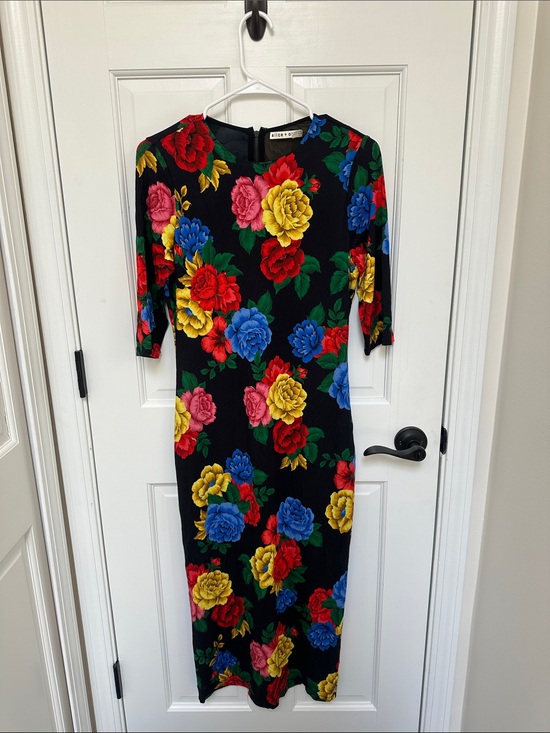 Alice + Olivia Dresses & Skirts - Alice + Olivia Black Midi Dress with Multicolor Rose Print